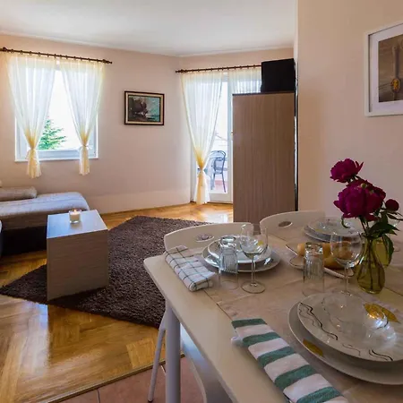 In 39160 Apartment Crikvenica