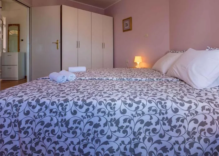 In 39160 Apartment *