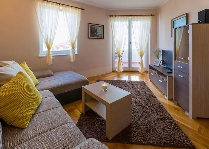 Apartment In 39160