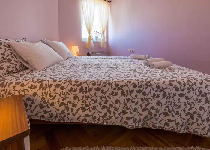 Apartment In 39160 Crikvenica
