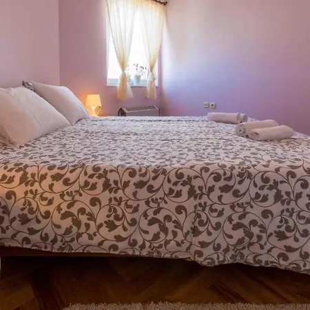 Apartment In 39160 Crikvenica